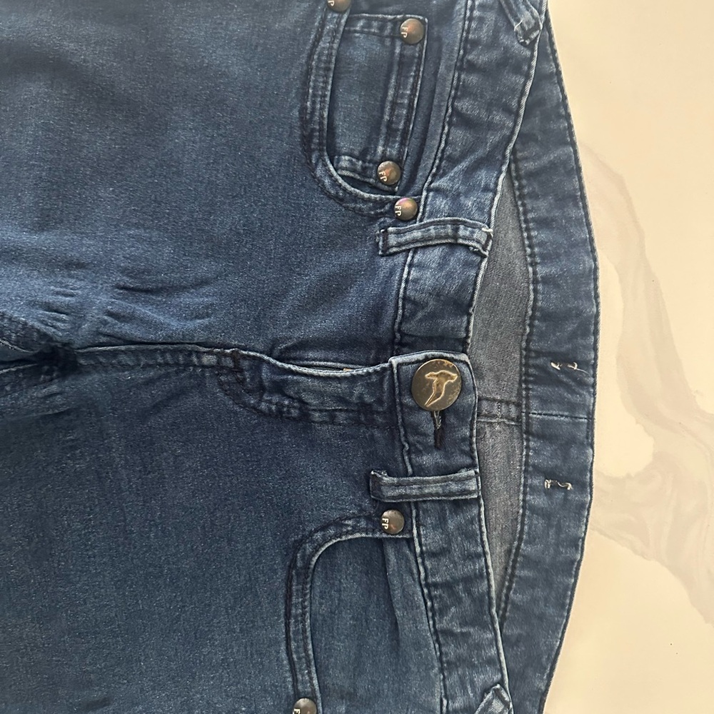 Women’s Free People Blue Denim Jeans.